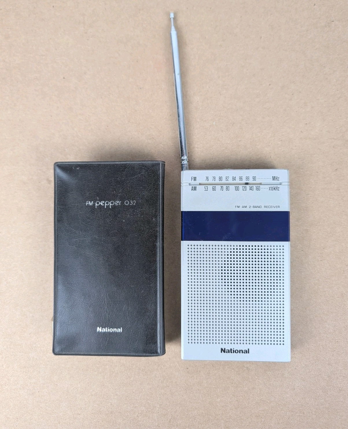 Vintage National RF-032 Pepper 032 AM FM Slim Transistor Radio Japan TESTED
