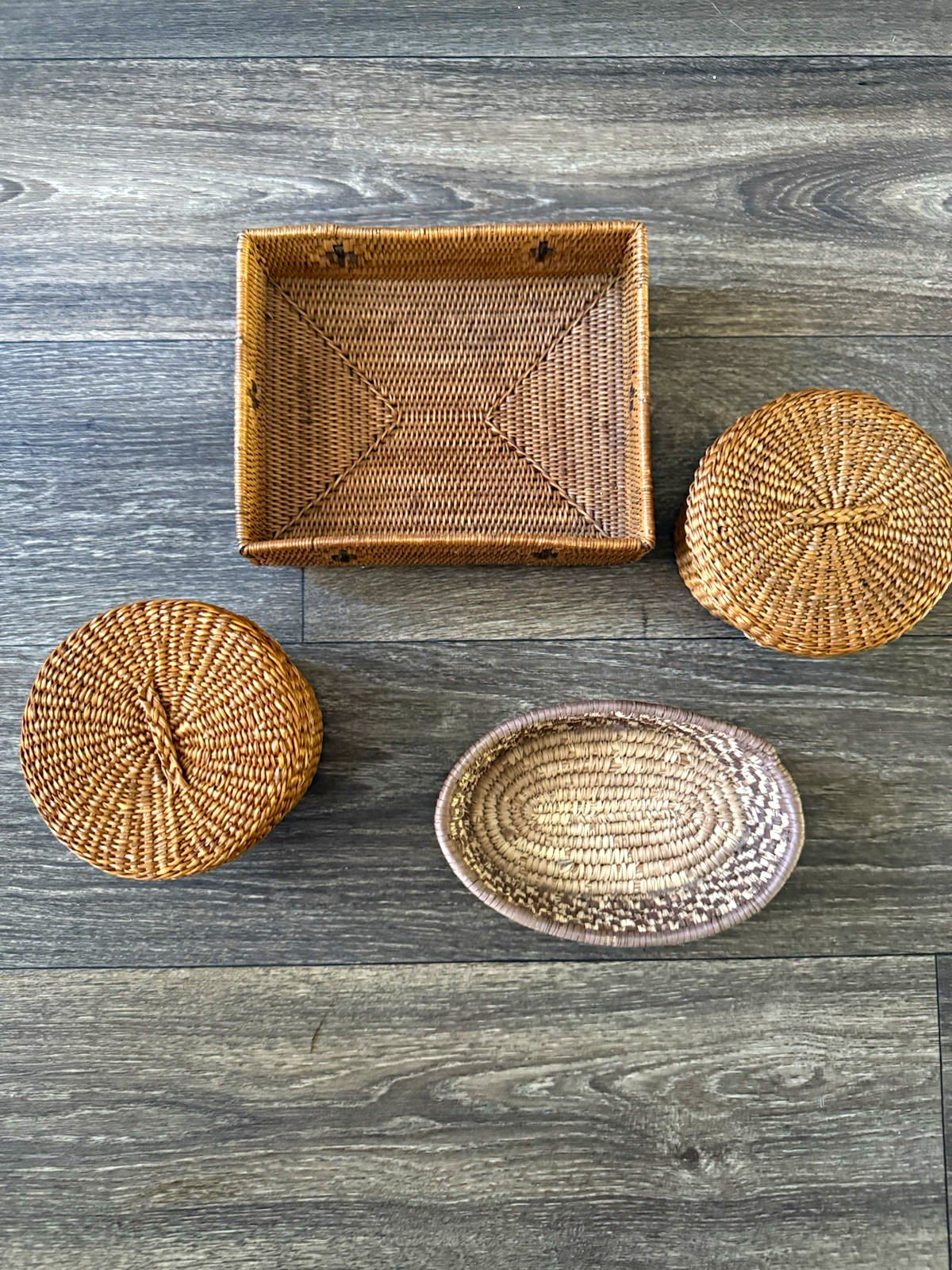 Set of 4 Southwest Sm. Wicker Woven Storage Basket. 2 w/ Lids, Tray & Oval 