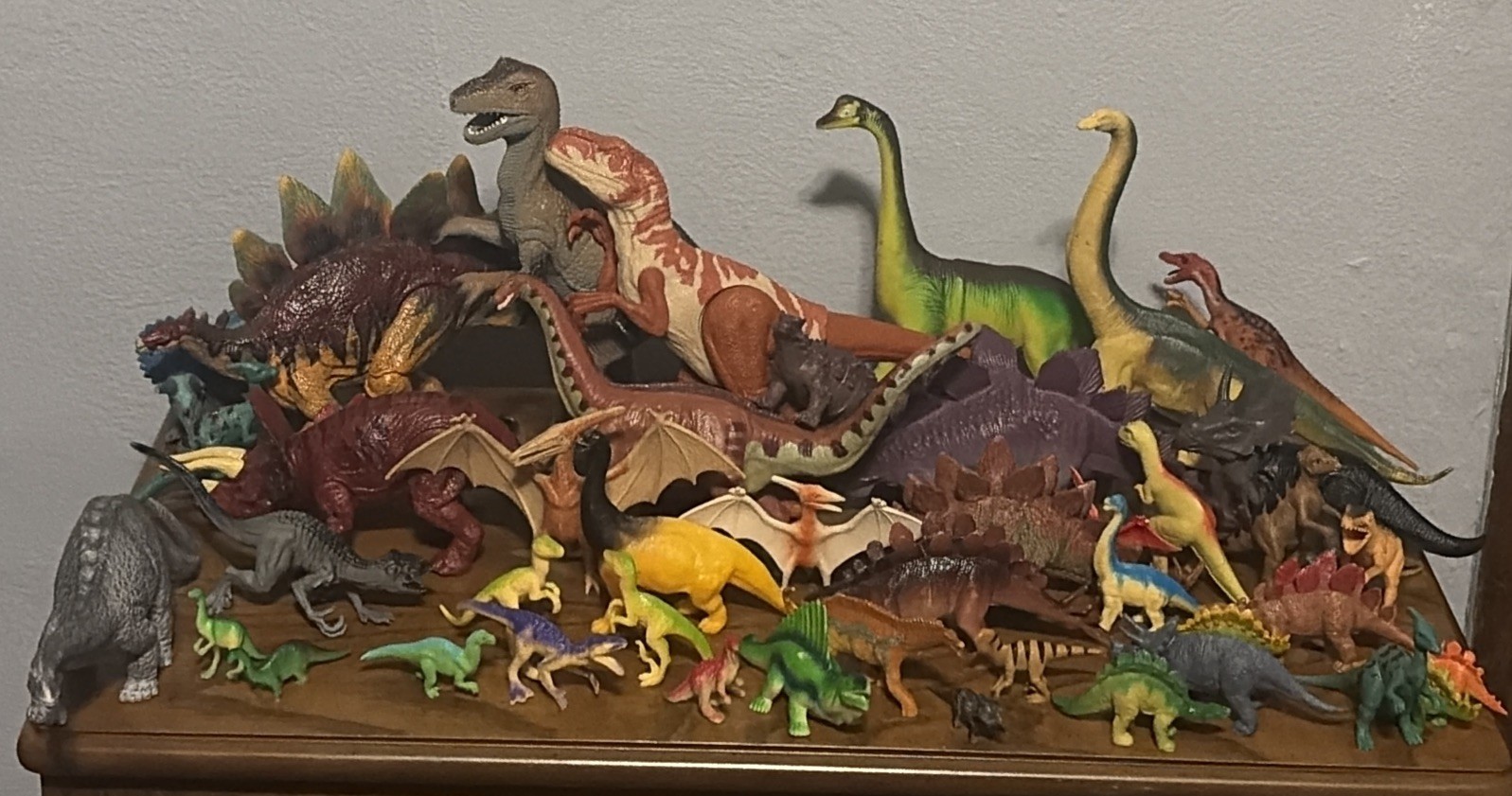 Large Lot Of 44 Vintage/Modern Plastic Dinosaurs Figures Imperial AAA Safari Etc
