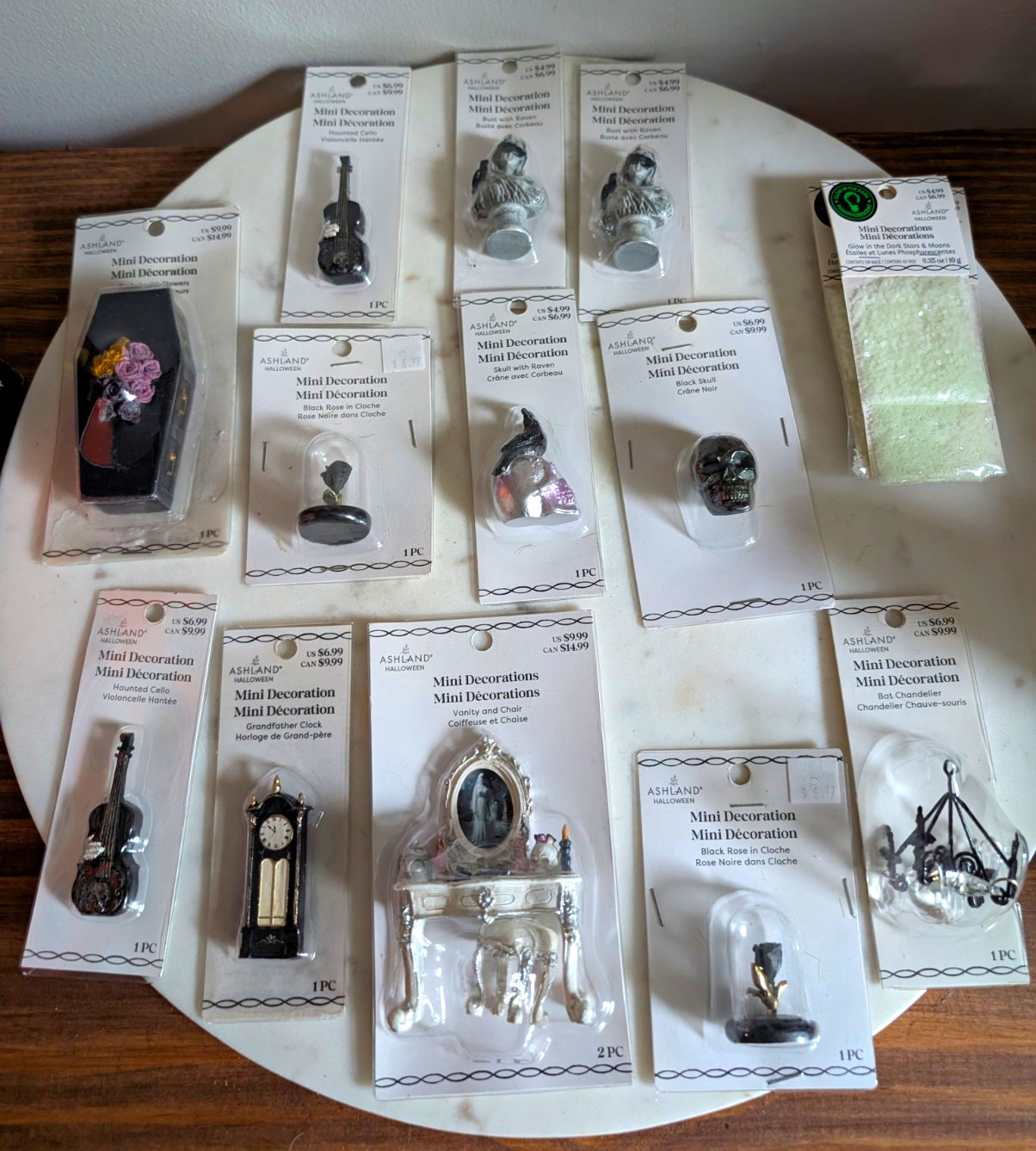 Ashland Halloween Mini Decorations Lot Casket Skull Raven Bust Clock Chandelier