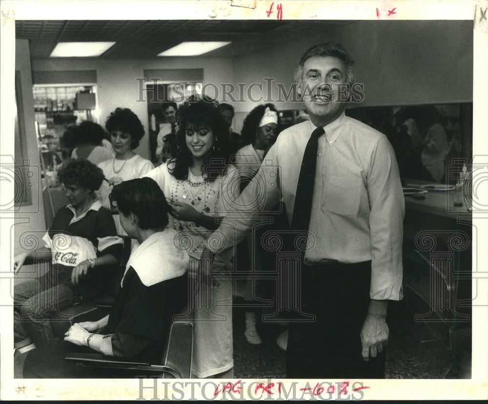 1986 Press Photo John Jay, hairdresser and president of Intercoiffure