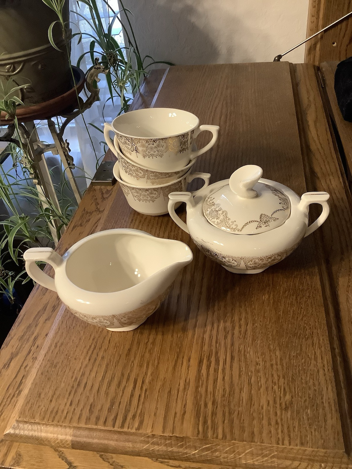 China Set w Creamer, Lidded Sugar & 3 Cups Unmarked Gold Filigree Set Of 5 Rare