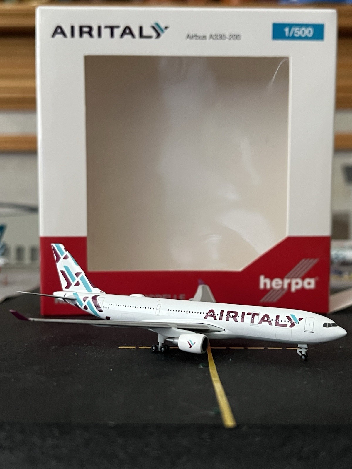 AirItaly A330-200 EI-GFX Herpa 1:500 Scale Rare VHTF.