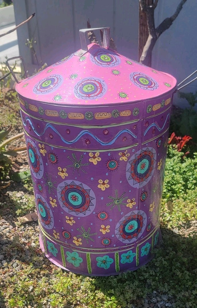 Vtg Hand Painted Galvanized Steel Can With Lid Trash Storage 8 Gallon
