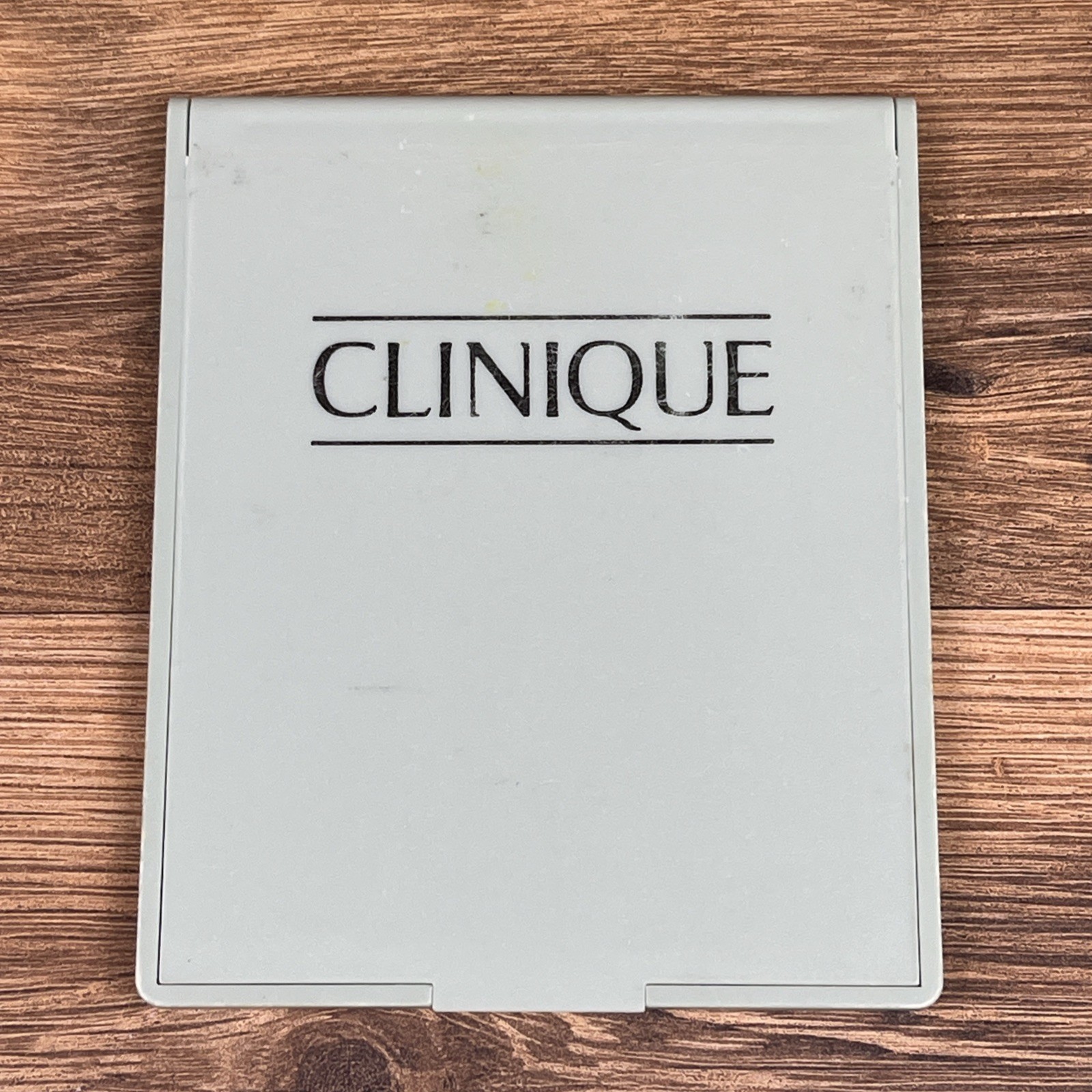 VTG CLINIQUE Compact Travel Makeup Mirror Silver/Mint Green Made in Korea VTG CLINIQUE Compact Travel Makeup Mirror Silver/Mint Green Made in Korea