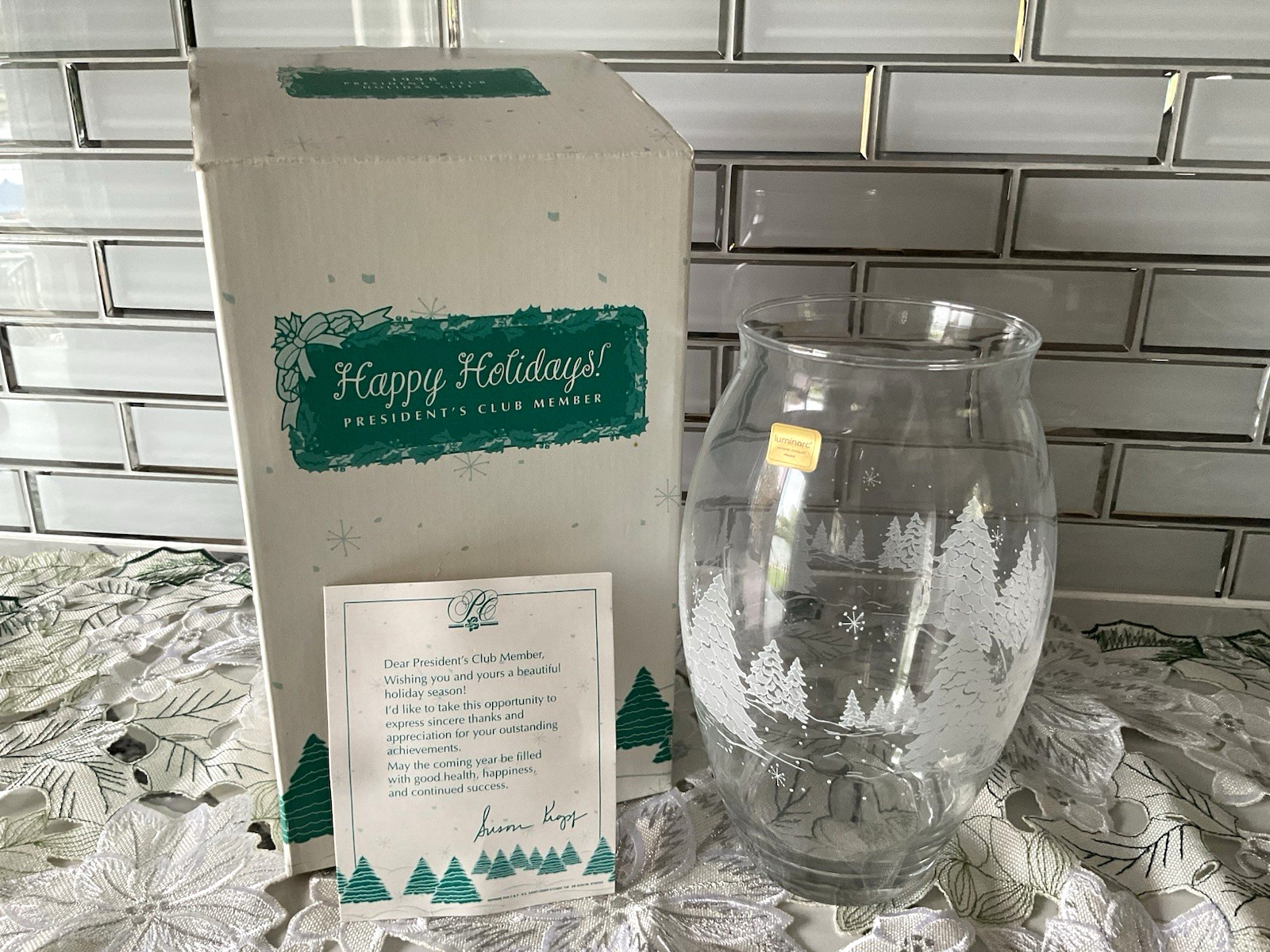 Vintage 1998 Avon President’s Club Luminarc France Holiday Glass Vase w/ Box