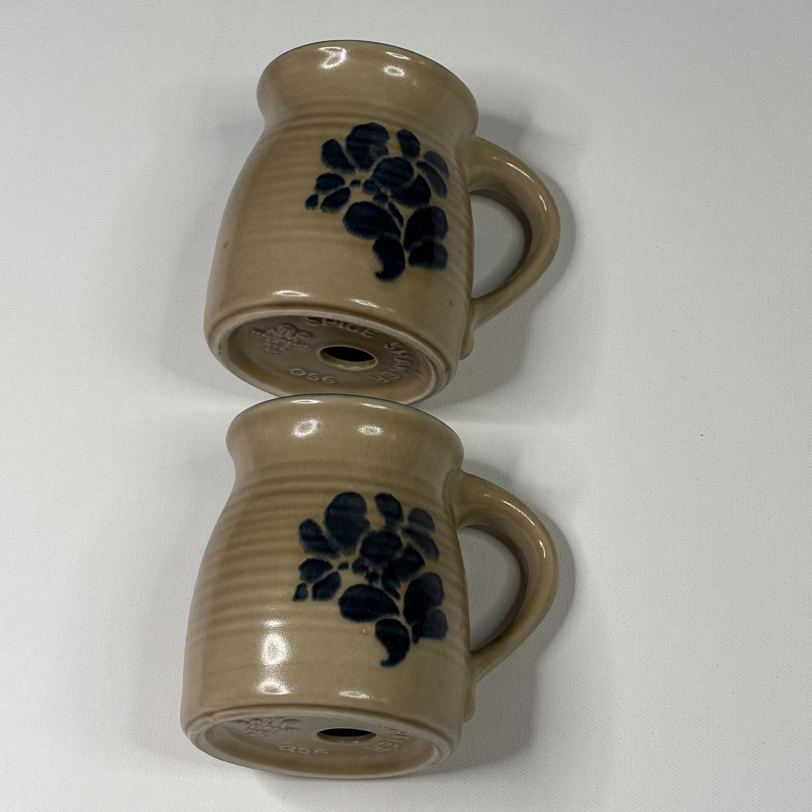 Vintage Pfaltzgraff Folk Art Stoneware Spice Shaker 056
