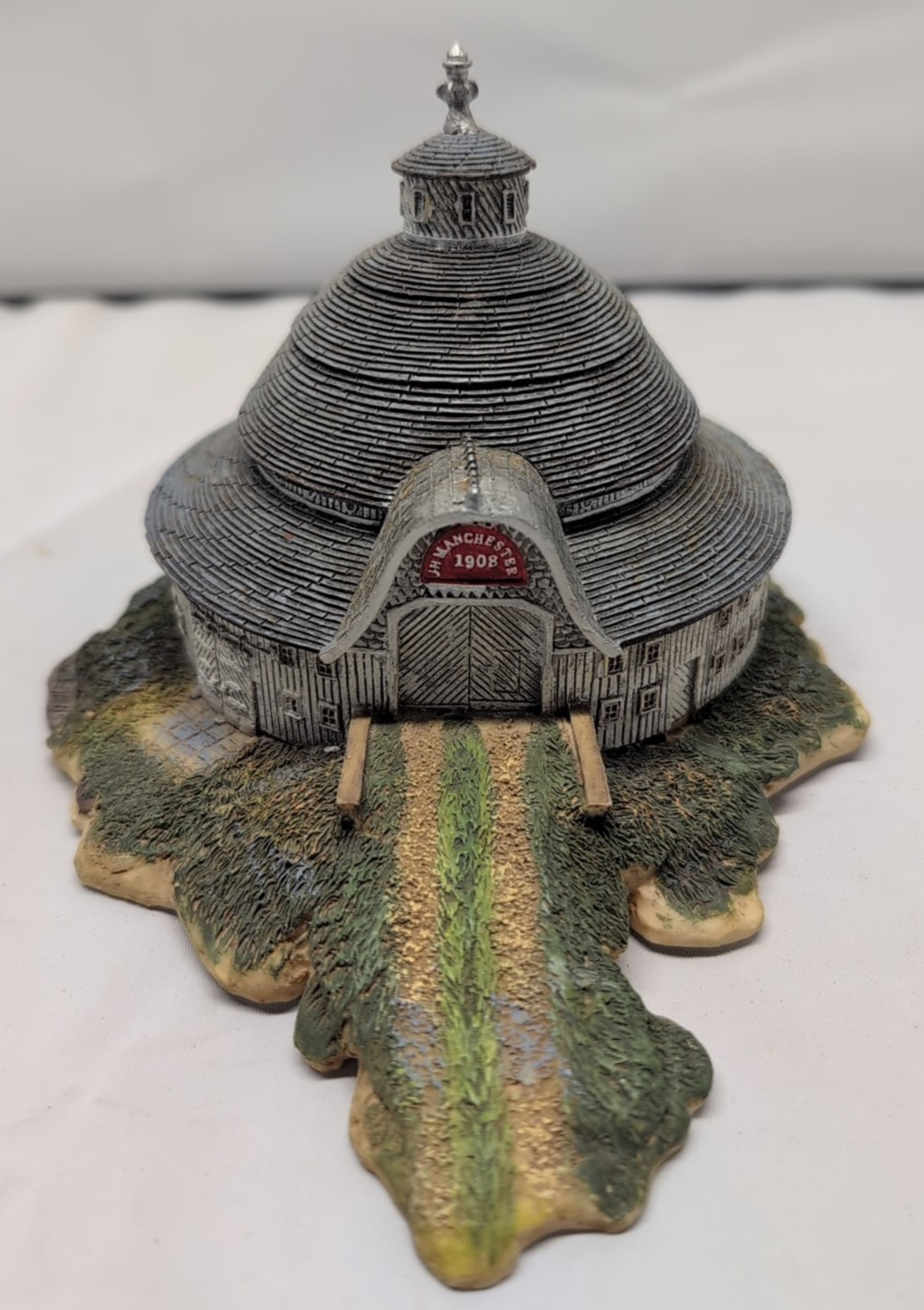 Ertl Collectible American Country Round Barn Resin-H093-0197 #4 Ertl Collectible American Country Round Barn Resin-H093-0197 #4