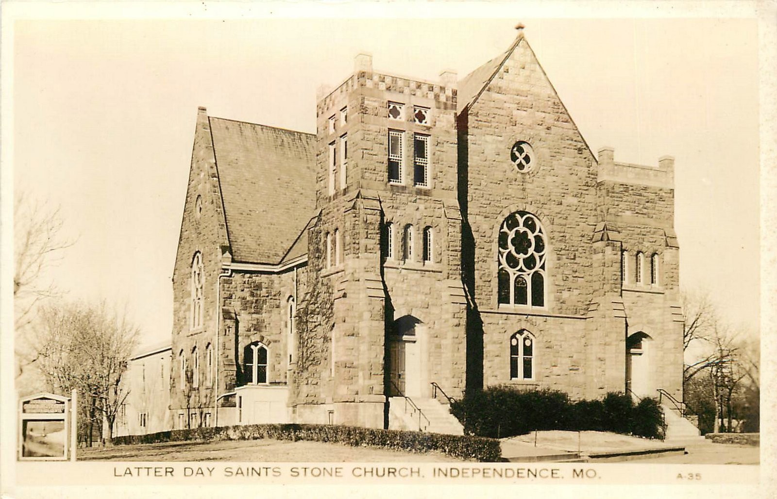 1930s Independence Missouri Latter Day Saints Stone Church RPPC Postcard 26-4181