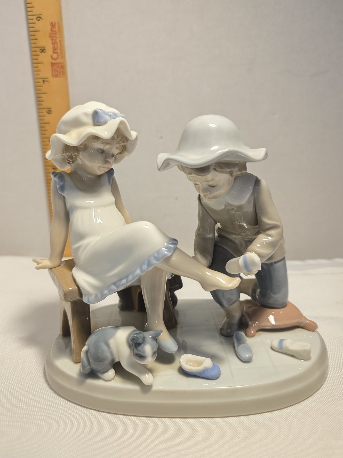 Vintage Lladro Try This One #5361 Trying on Shoes Glossy Porcelain Figurine\ Vintage Lladro Try This One #5361 Trying on Shoes Glossy Porcelain Figurine\