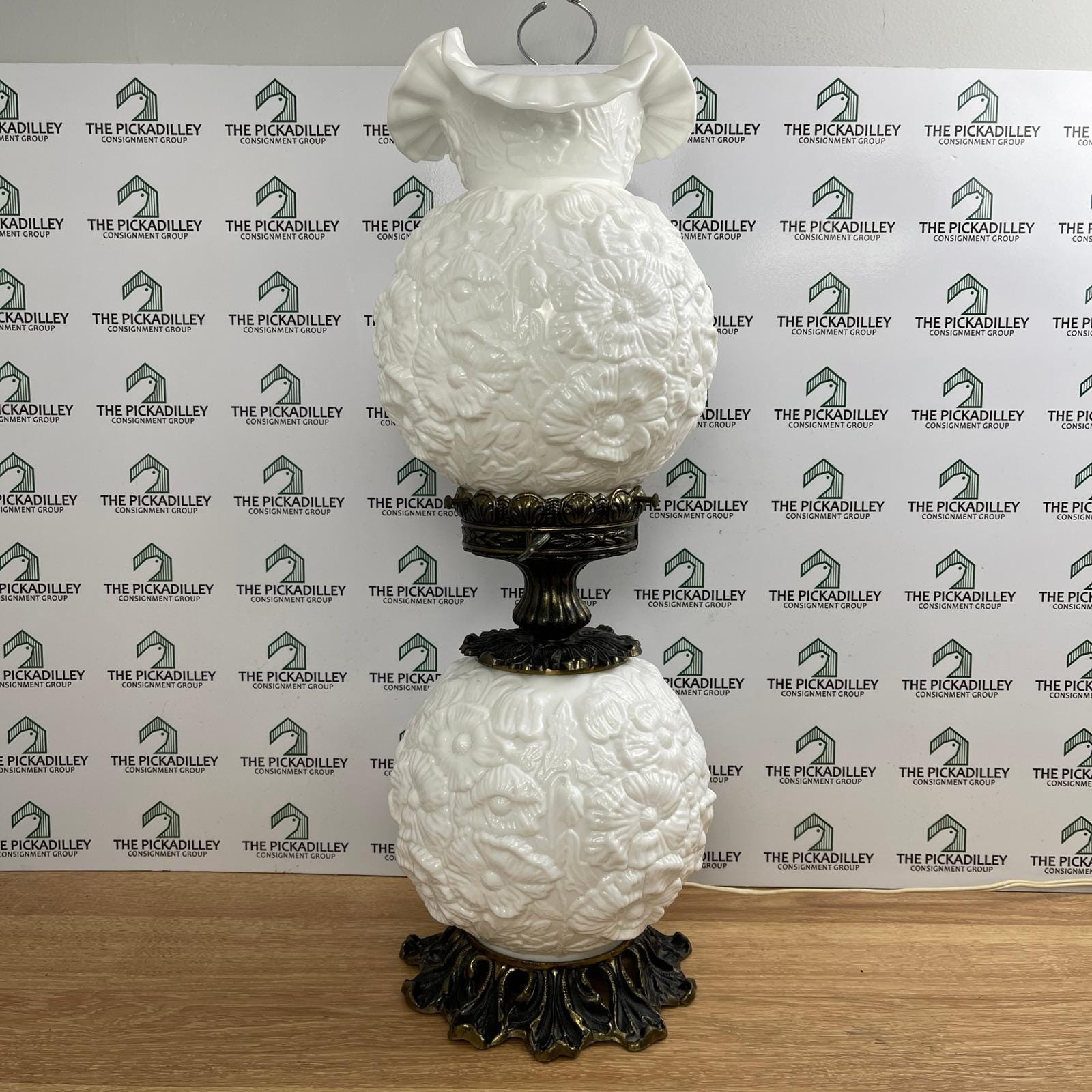Fenton Gone With The Wind Lamp Poppy White Milk Glass