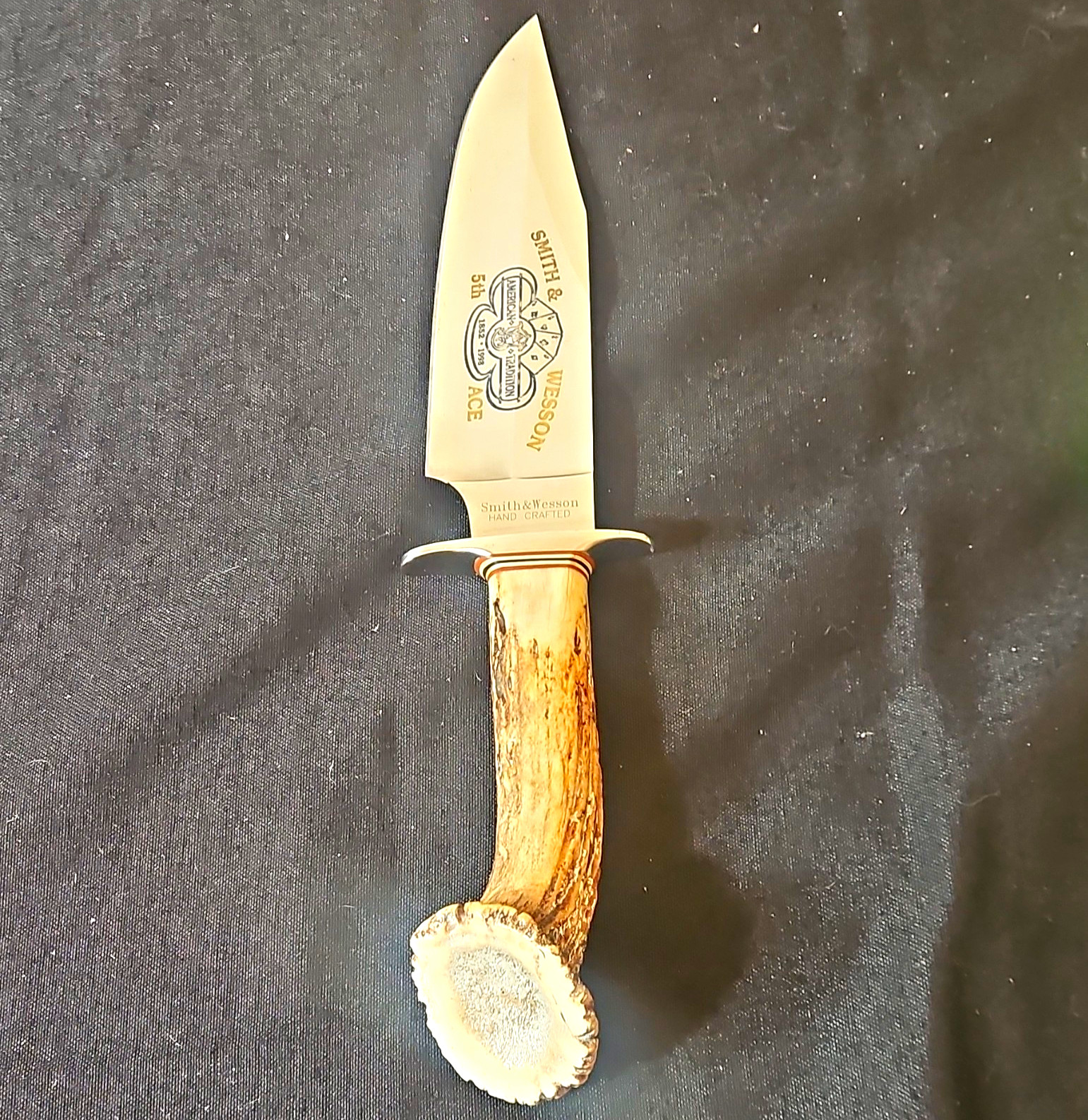 Vintage 1998 Smith & Wesson 5th Ace Poker Commemorative Bowie Knife Stag Handle