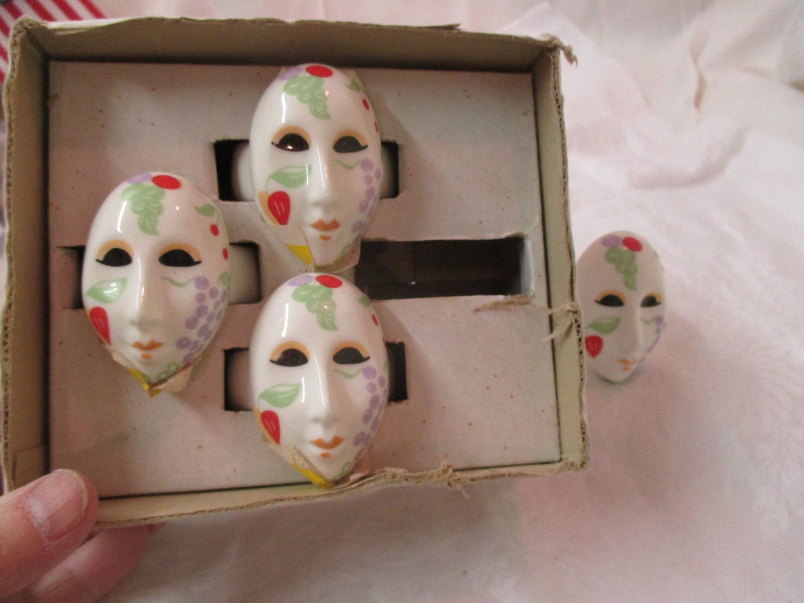 Vintage Taiwan Audrey set 4 Bone China Napkin Rings Kabuki Masks MIB
