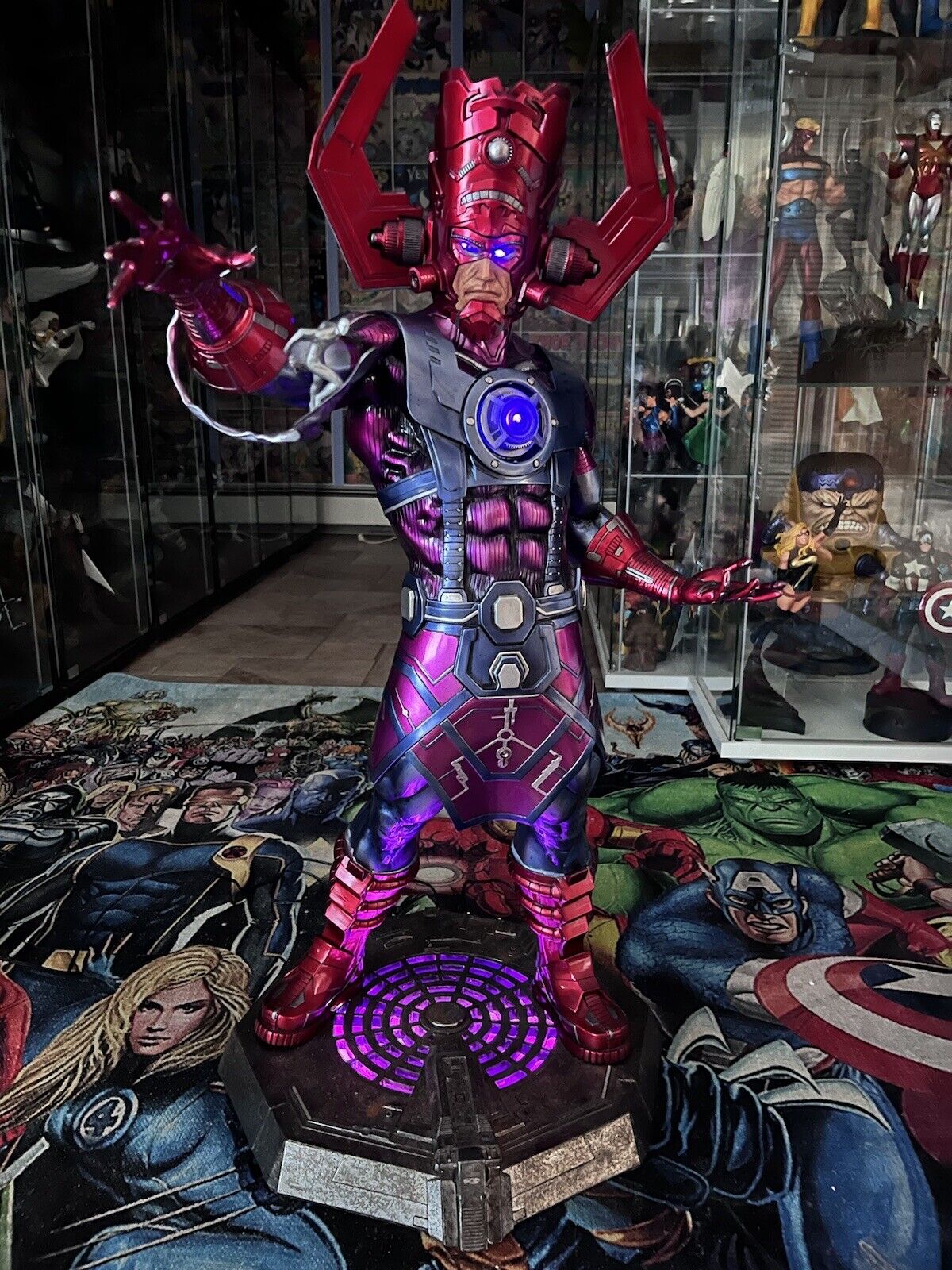 Sideshow 2013 Galactus Maquette With Exclusive Light Up Feature.