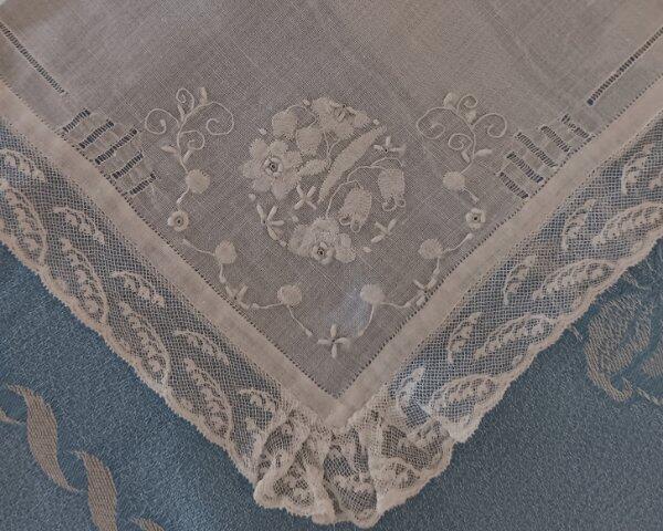 c1940s Antique Wedding Hanky Lily of Valley Valenciennes Lace Doily 13