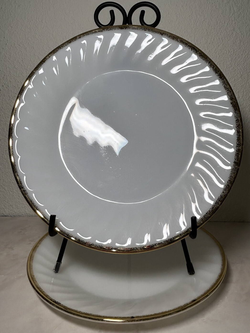 Anchor Hocking Fire King 2 Dinner Plates 9 In Swirl Design Gold Rim 1950s Anchor Hocking Fire King 2 Dinner Plates 9 In Swirl Design Gold Rim 1950s