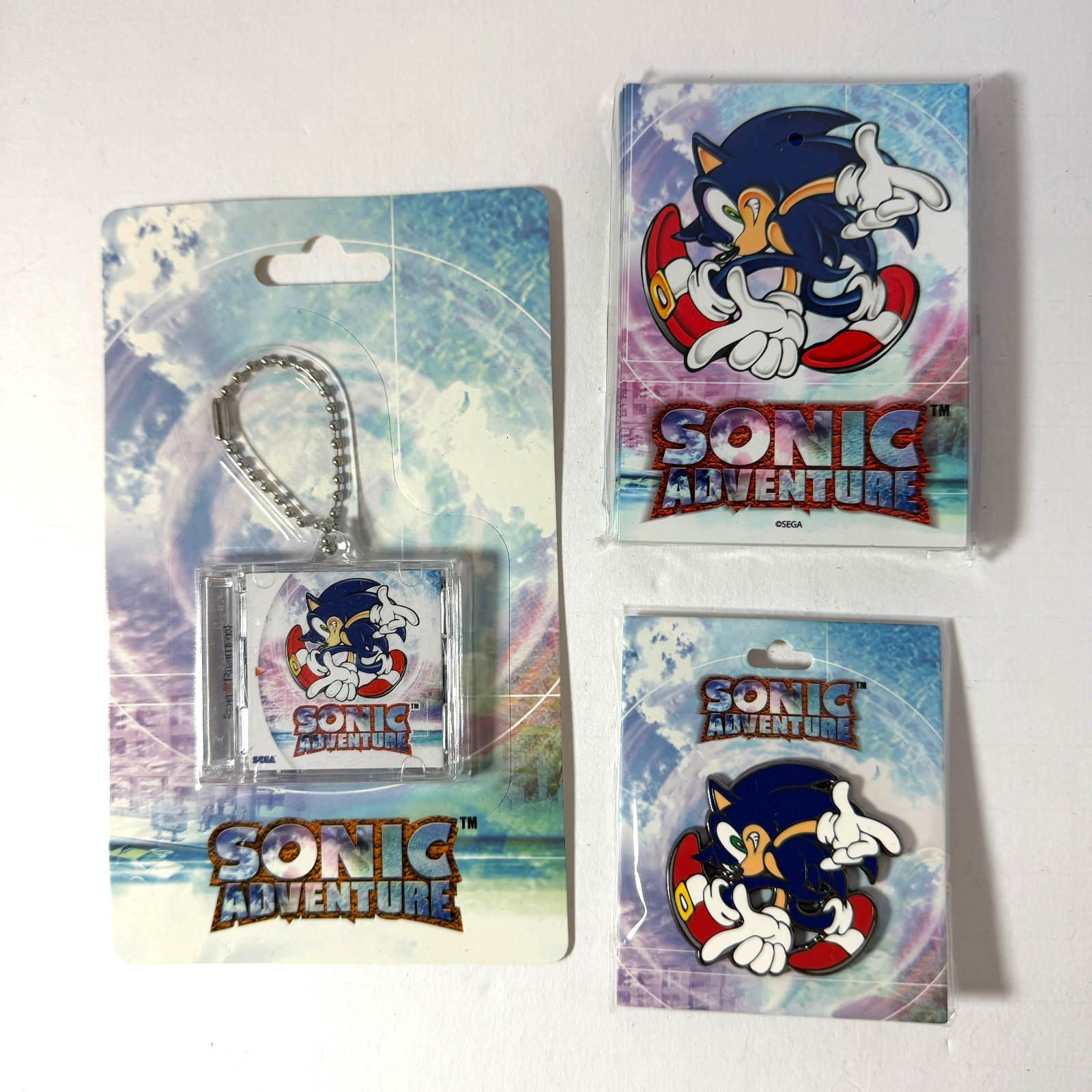 Official Sega Limited Run Dreamcast Sonic Adventure Pin + Keychain + Sleeves Official Sega Limited Run Dreamcast Sonic Adventure Pin + Keychain + Sleeves
