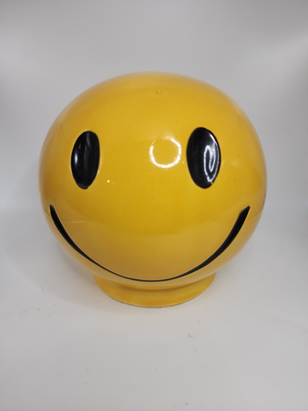 Vintage McCoy Pottery Yellow Ceramic Retro Smiley Face Coin Bank Round Sphere US Vintage McCoy Pottery Yellow Ceramic Retro Smiley Face Coin Bank Round Sphere US