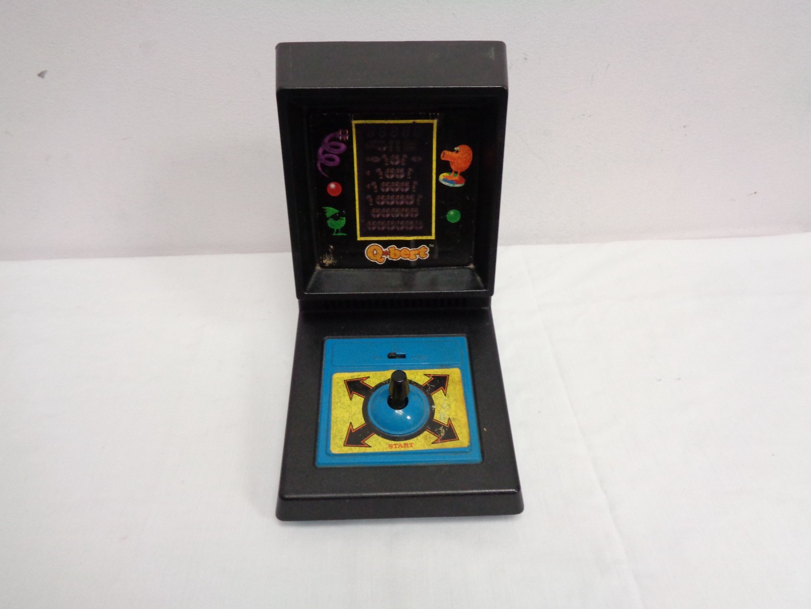 Vintage 1983 Q-Bert Qbert Tabletop Game Parker Brothers Not Working Parts Repair
