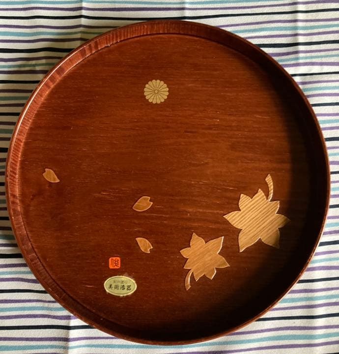 Kishu Lacquer Round Tray Chrysanthemum Crest 30cm Vintage Collectible Kishu Lacquer Round Tray Chrysanthemum Crest 30cm Vintage Collectible
