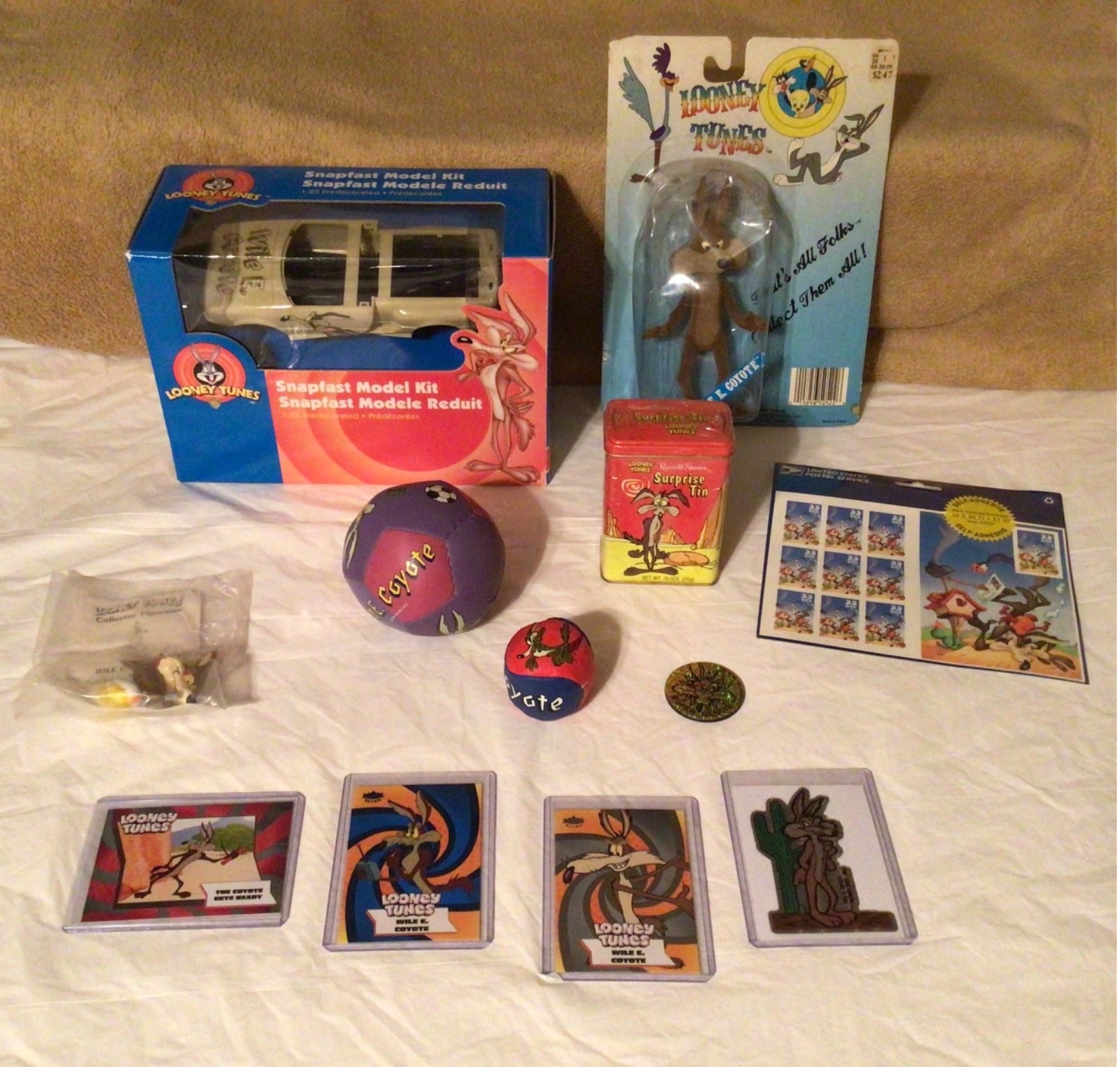 Looney Tunes large Wile E Coyote lot Looney Tunes large Wile E Coyote lot