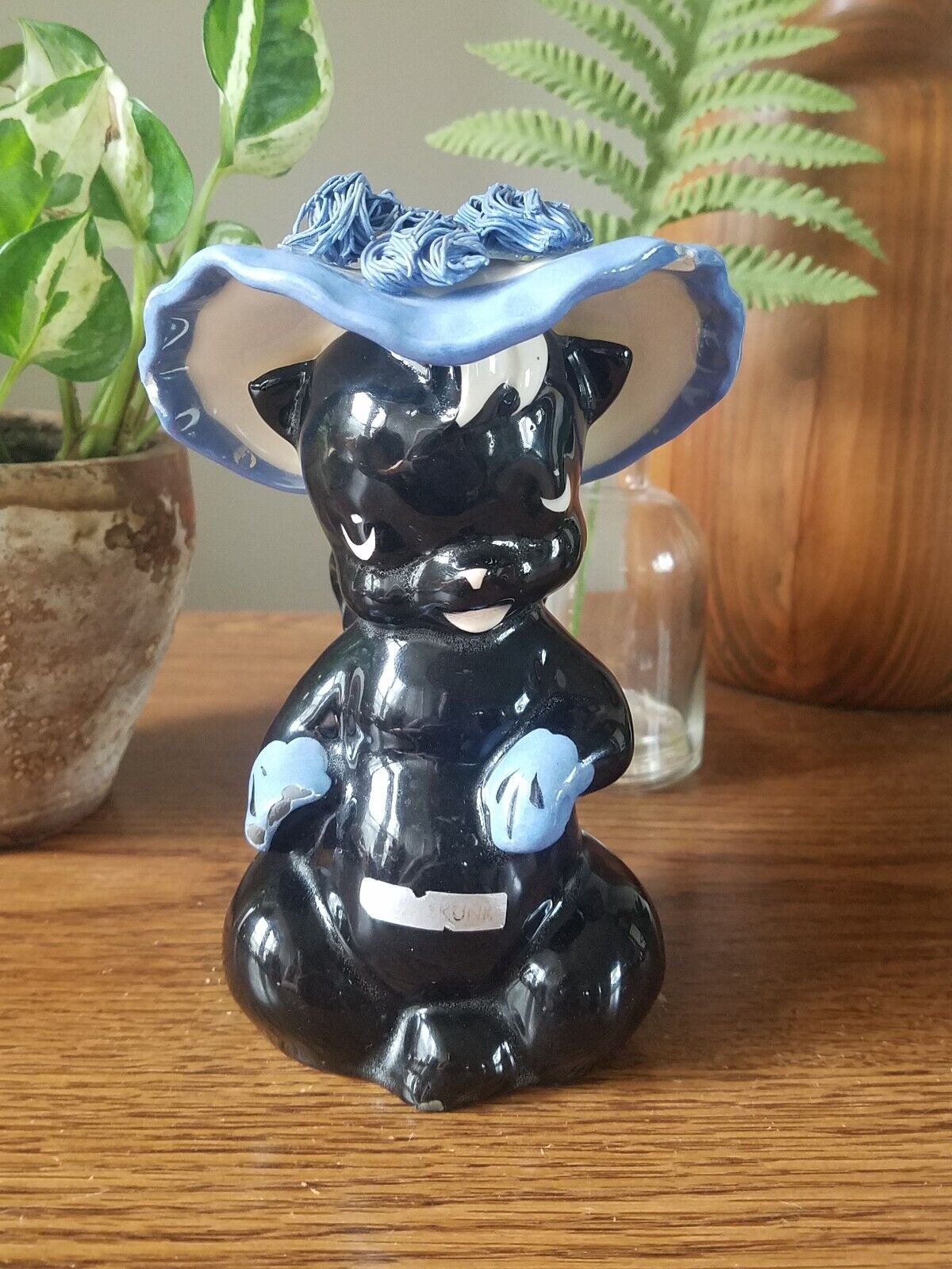 Vintage Ceramic Kitsch Planter Vase Mrs Skunk in Blue Spaghetti Hat Delee Arts