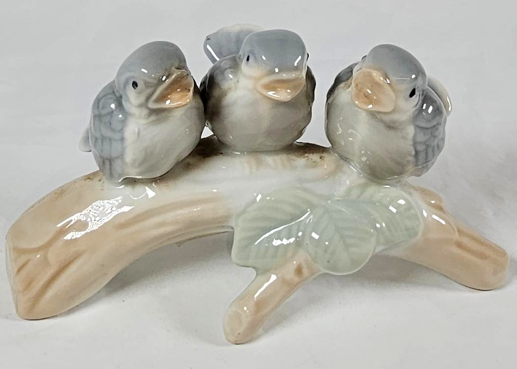 VTG Otagiri Porcelain Figurine 3 Song Birds Singing on a Branch Japan 5\
