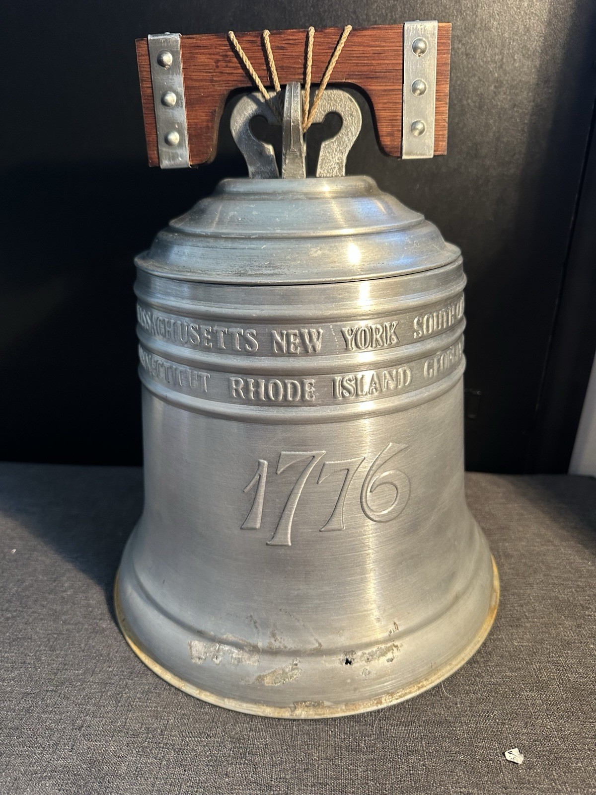 Vintage Seymour Mann 1776 Liberty Bell Ice Bucket Pewtertone 1974 Italy 13”