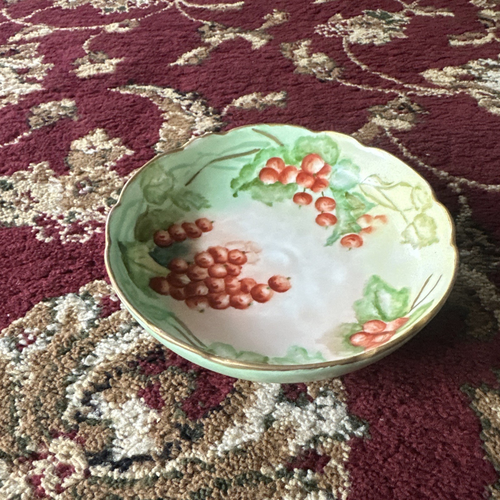 Vienna Antique 3 Footed Bowl Hand Painted Grapes & Vines Gold Accents/Rim 6” Vienna Antique 3 Footed Bowl Hand Painted Grapes & Vines Gold Accents/Rim 6”