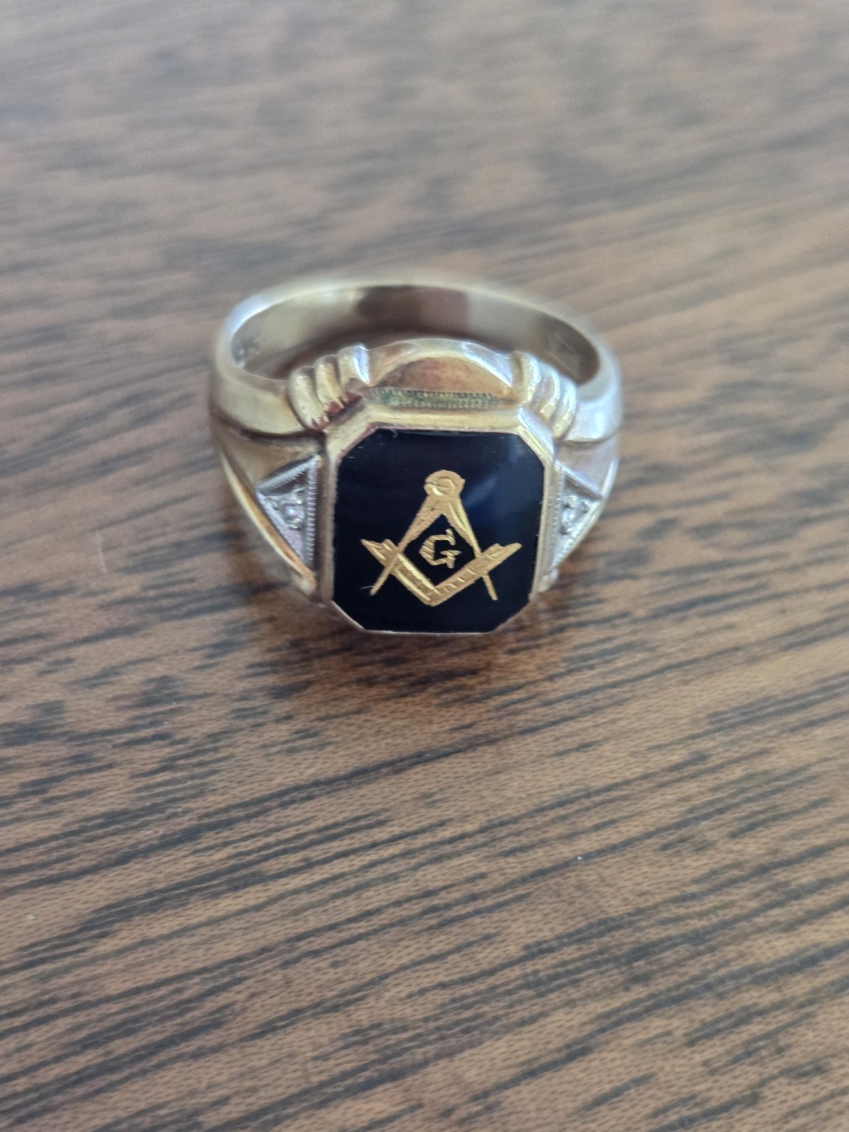 Vintage 10K Gold Masonic Ring Black Onyx Diamonds On Side Men's Freemason Mason