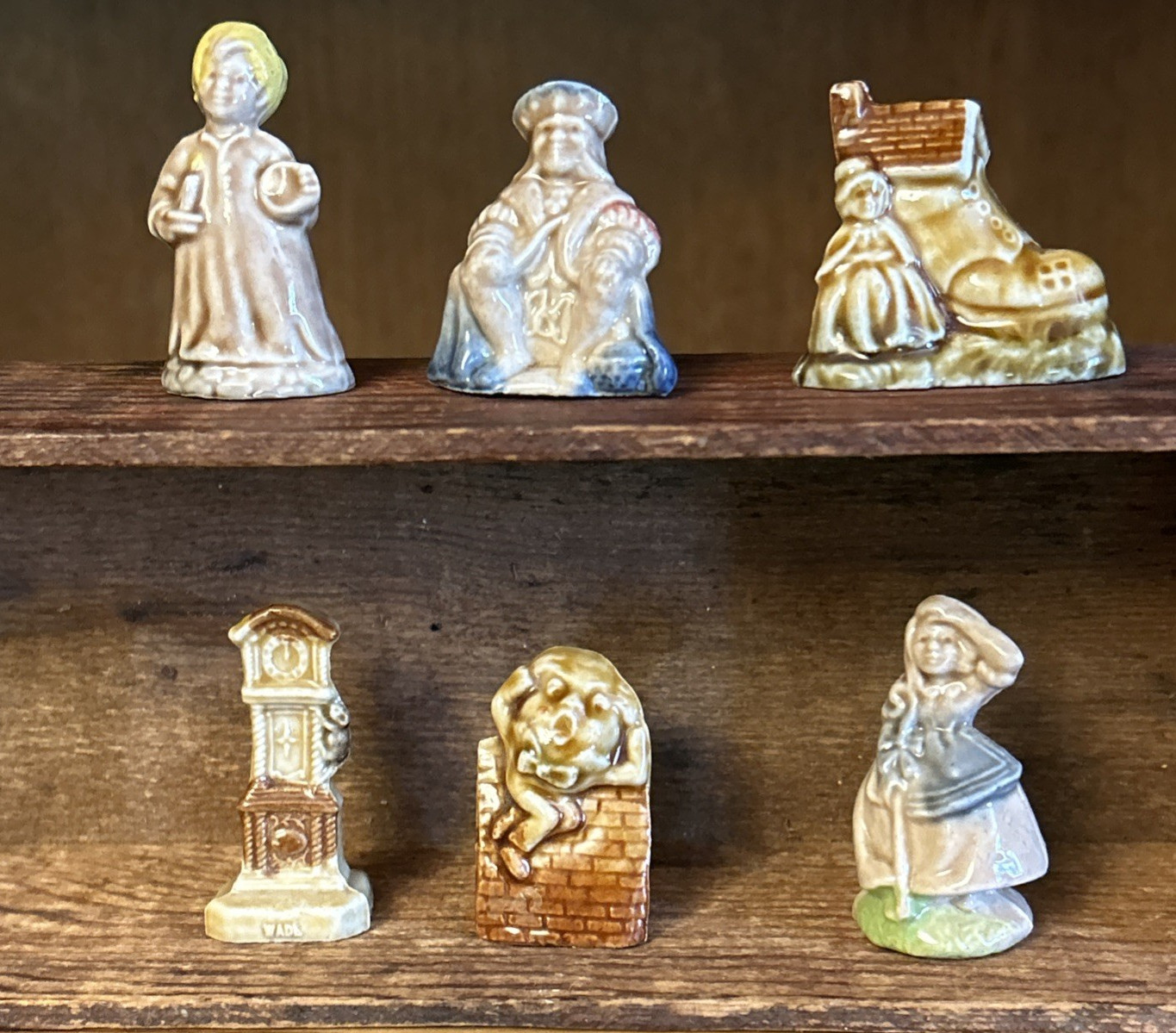 WADE ~ Tom Smith Crackers- Nursery Rhyme 1988 Basic set of 6 Figurines