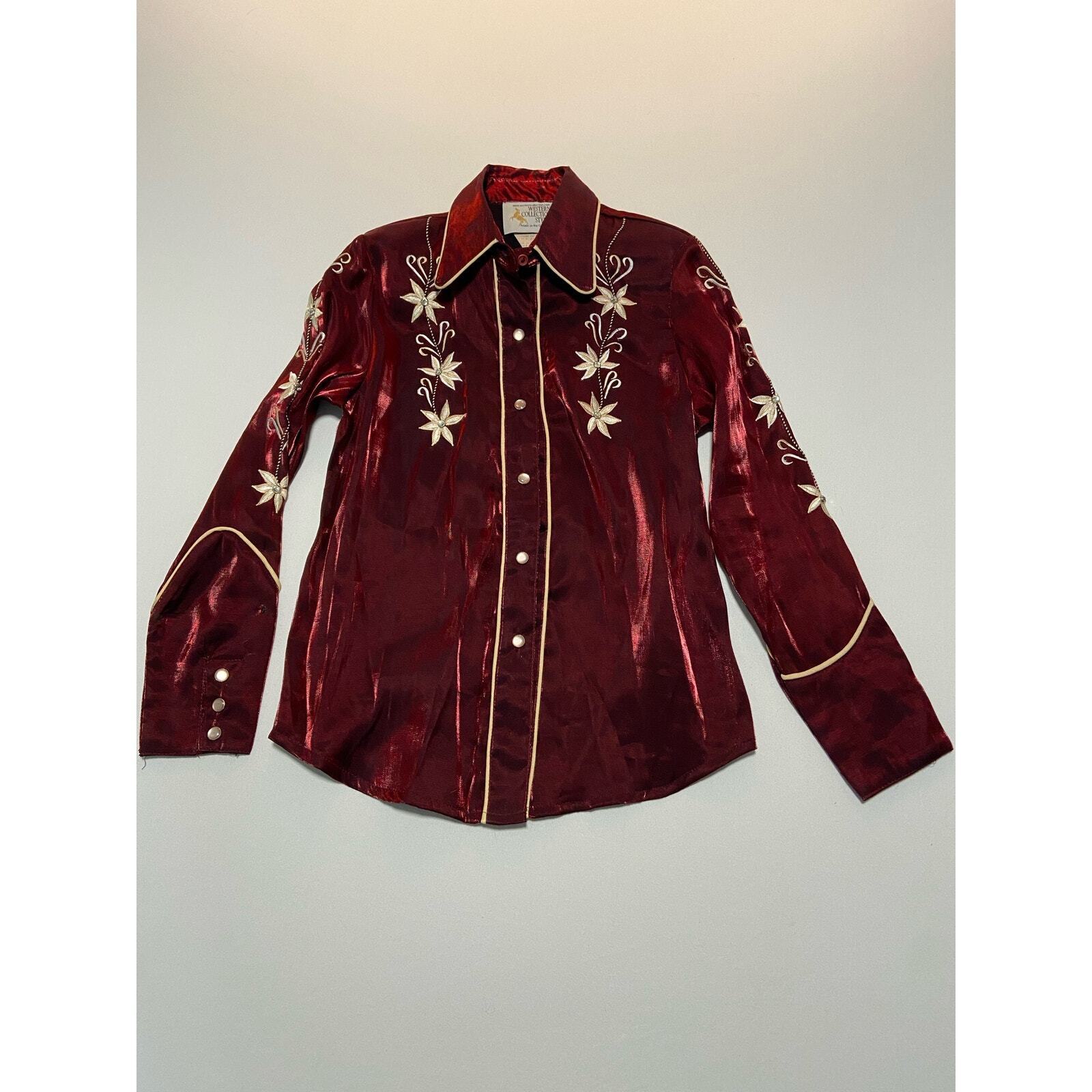 Vintage women’s embroidered western show shirt. 