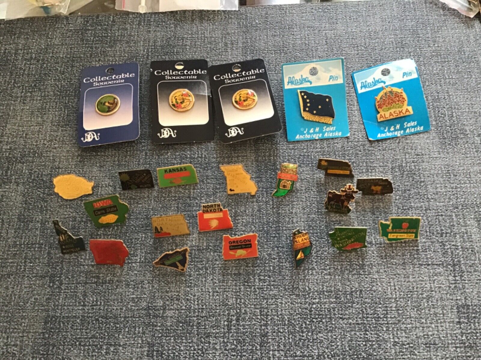 lot of 23 collectible state pins