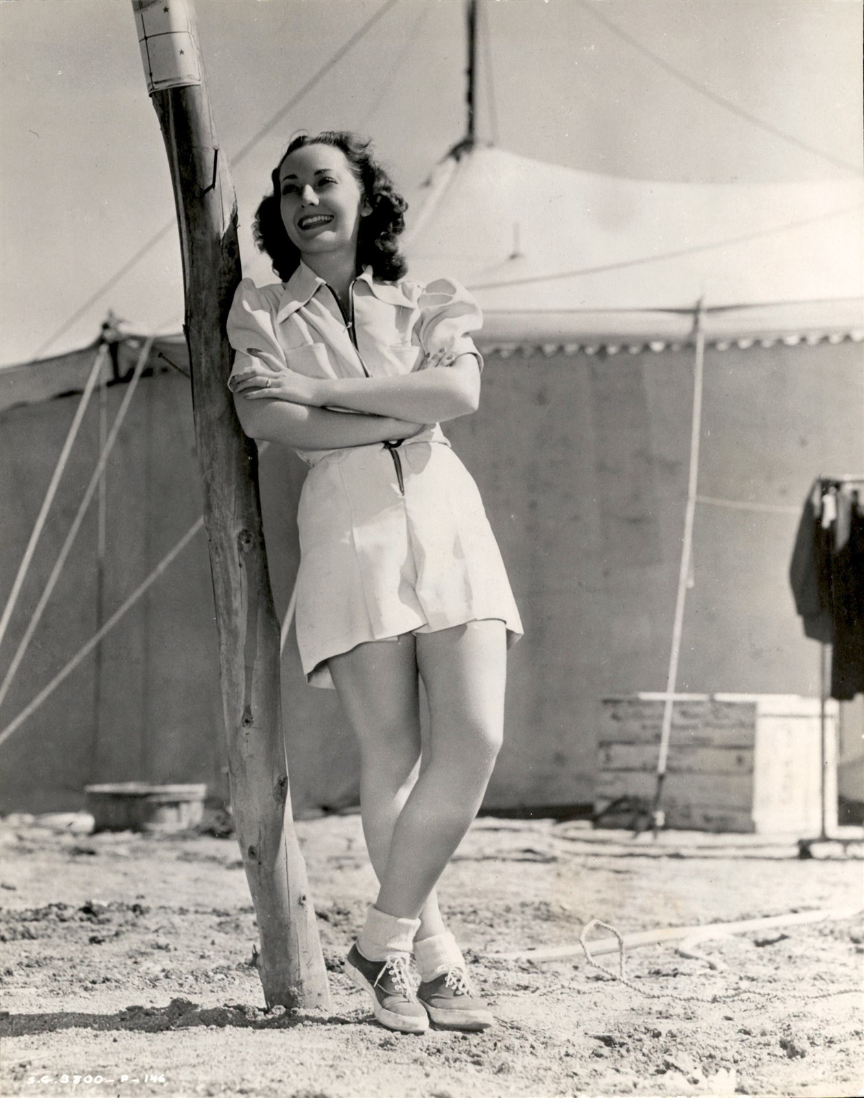LDE6 Original Photo LEGGY ACTRESS MERLE OBERON 1938 \