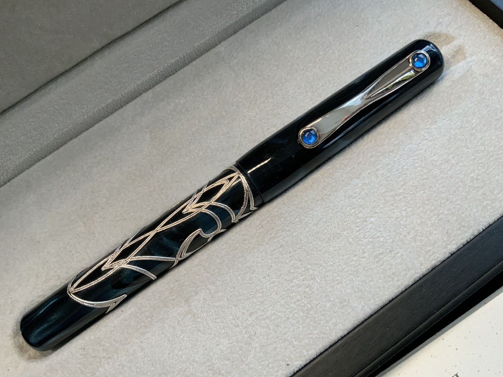 Visconti Versailles Sapphire Fountain Pen Never Inked w original box and papers