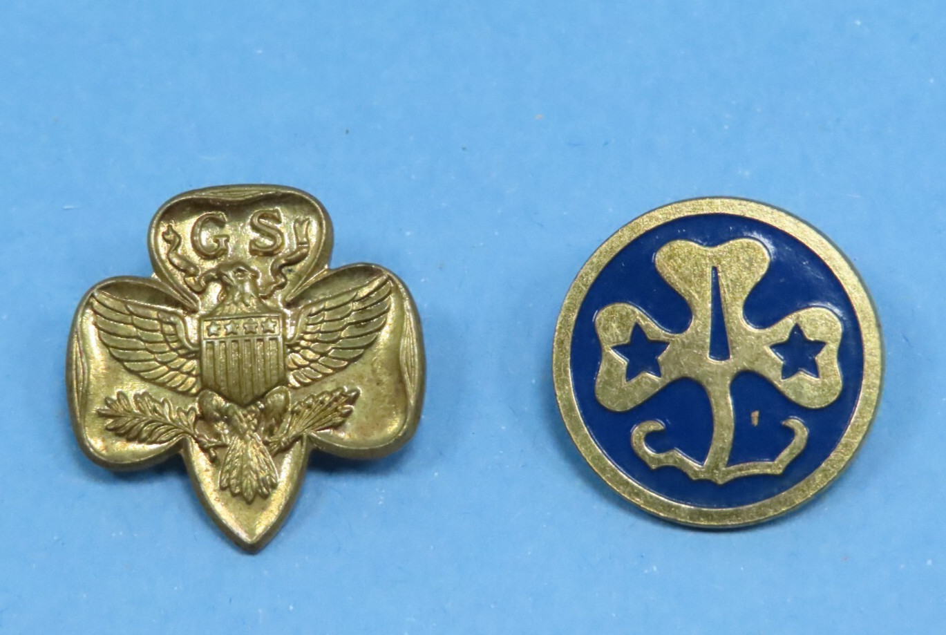 (2) Vintage Brass Girl Scout World Assoc Membership Pins (2) Vintage Brass Girl Scout World Assoc Membership Pins