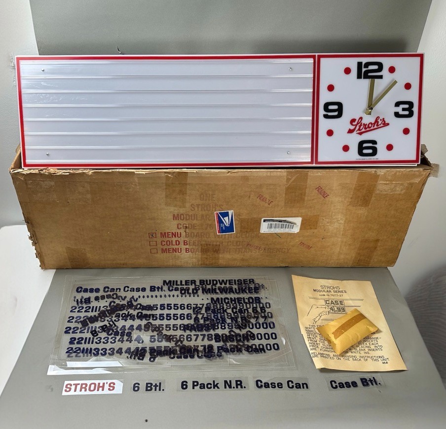 Vintage 1970s Stroh’s Beer Lighted Menu Board Clock NOS 36\