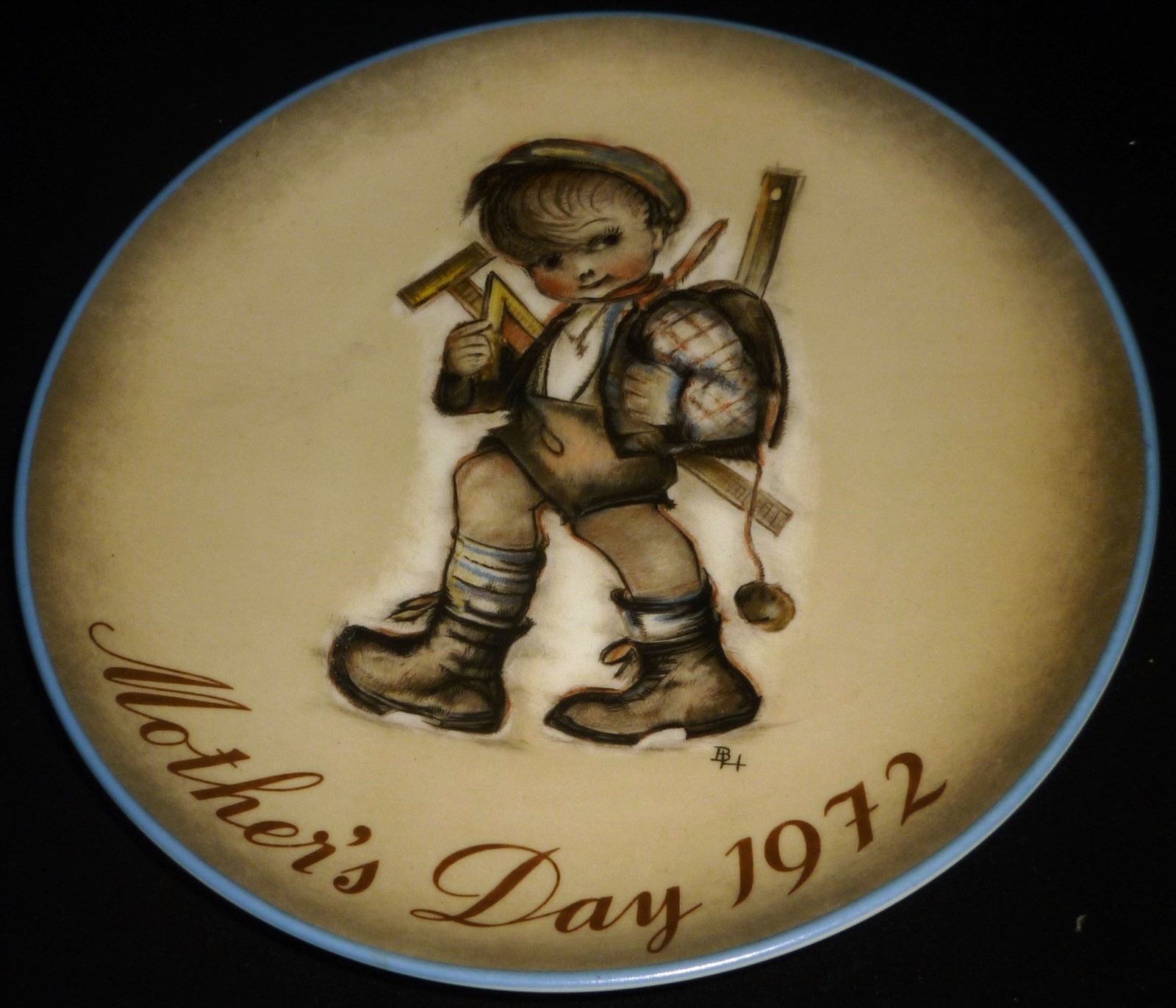 SCHMID SISTER BERTA HUMMEL COLLECTIBLE PORCELAIN PLATE MOTHERS DAY 72 W.GERMANY