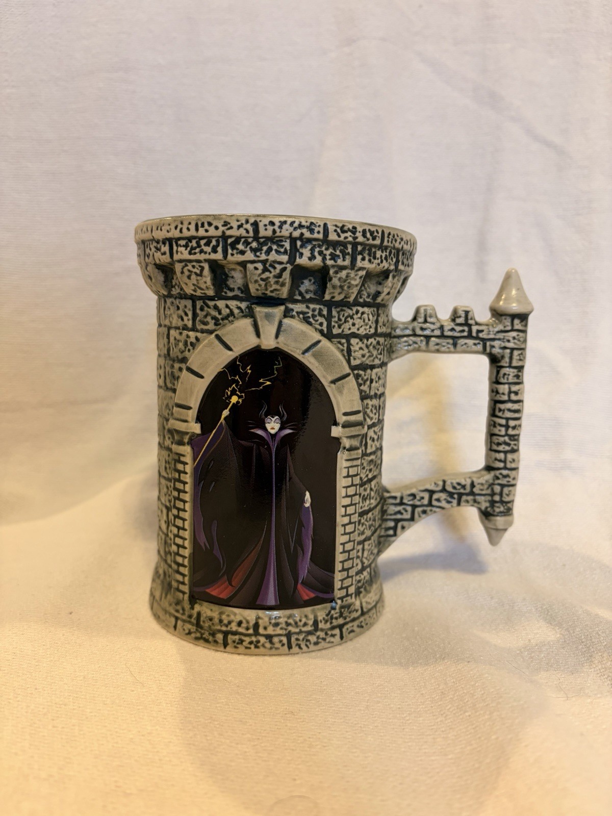 Sleeping Beauty Maleficent Dragon Castle Tower Ceramic Coffee Stein Mug NEW