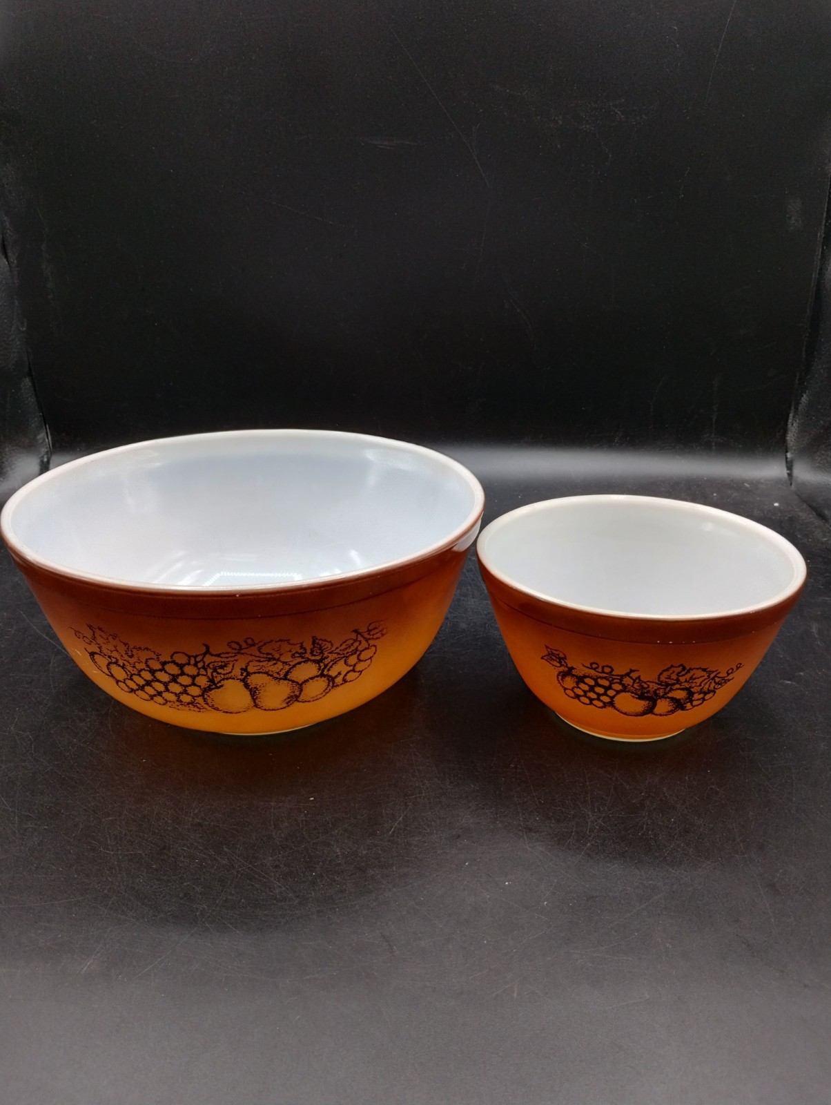 Vintage Pyrex Old Orchard Mixing Bowls  1 1/2 Pint 401 and 2 1/2 Quart 403