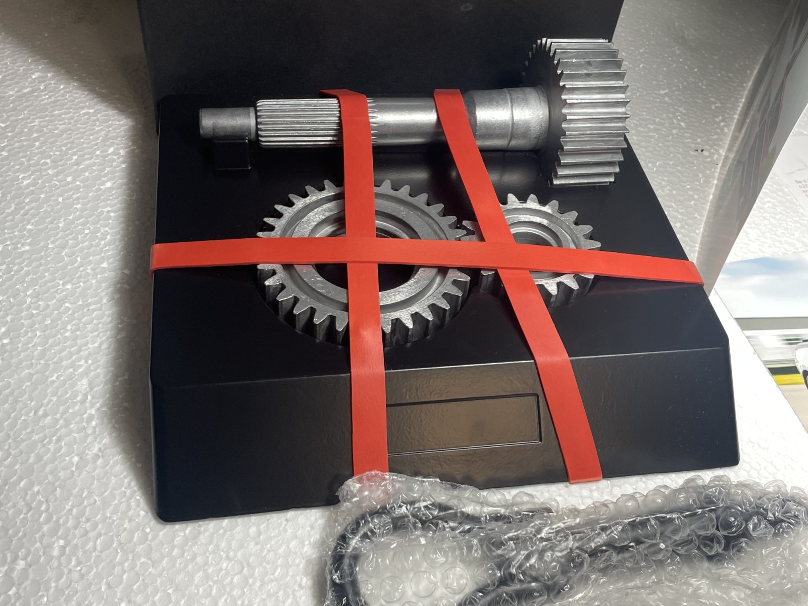 2021 Ford Mustang Mach 1  Gift Set M6316 Tow Hook Transmission Gear Collection