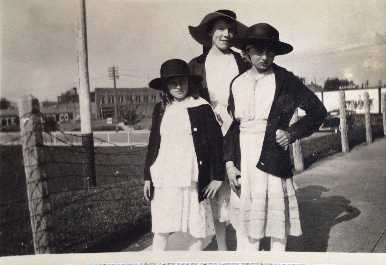 1910’s Antique PHOTO LOT 3 Young Pretty Edwardian Ladies Girls Sisters Pose