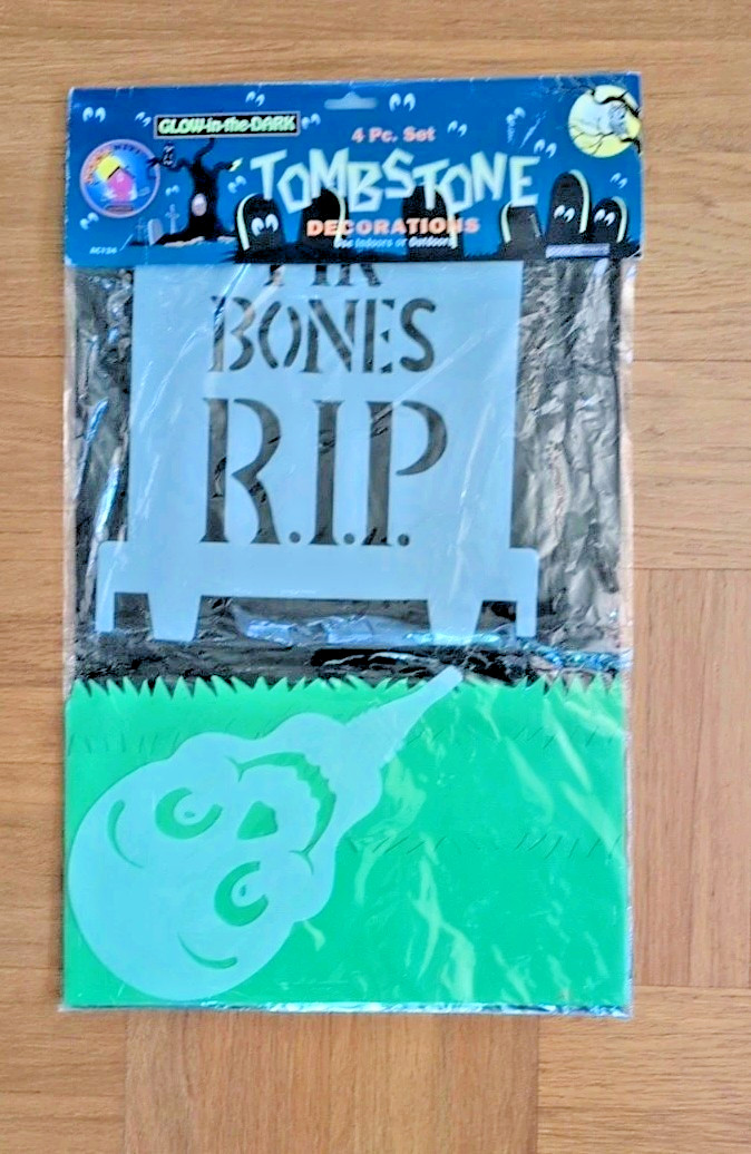 Vintage New Mr Bones Halloween Glow In The Dark Grave Scene Tombstone Skeleton🎃