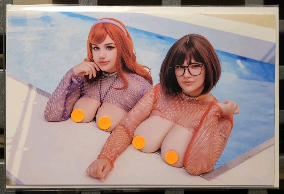 Bigg Pigg Origin Story #1 Katsumi & Sai Daphne & Velma Cosplay Virgin Variant NM