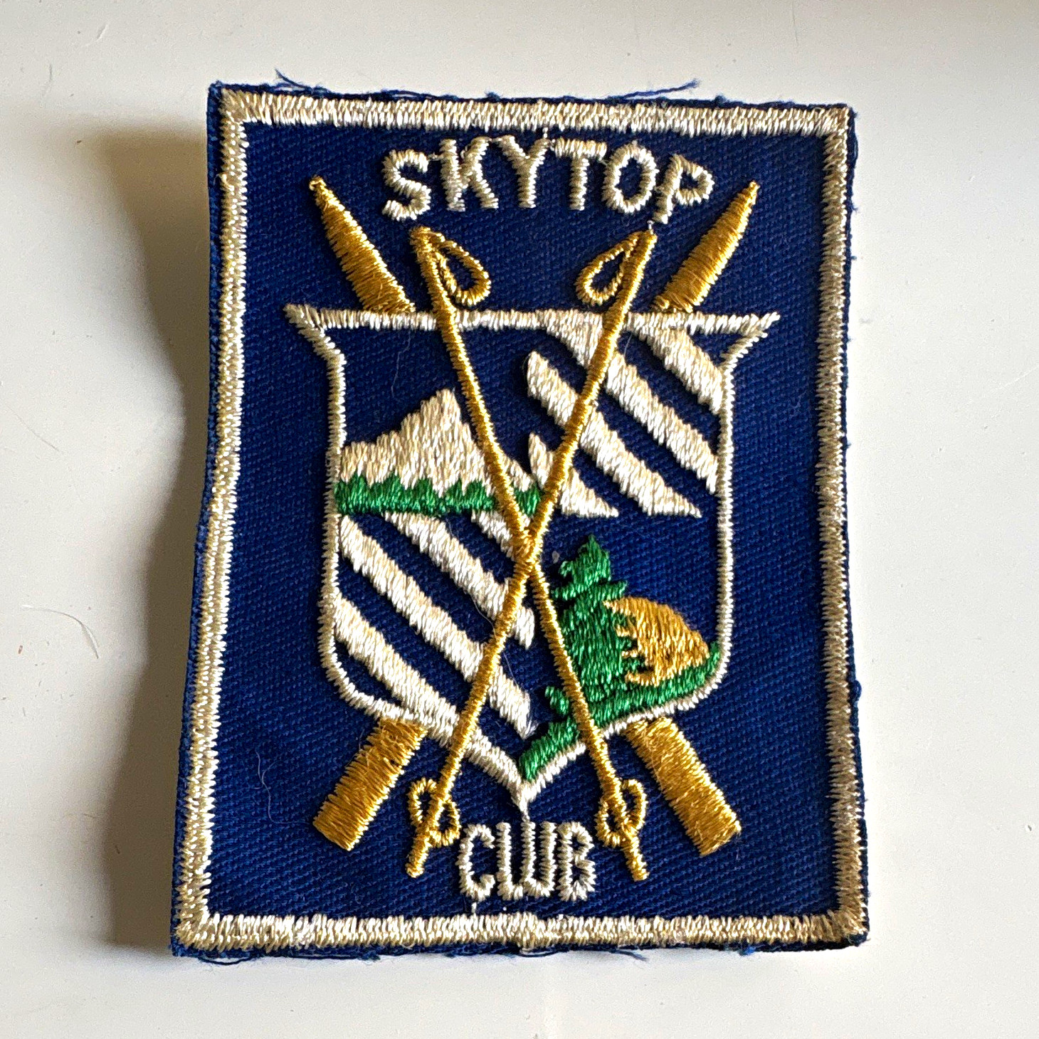Skytop Lodge Ski Club Patch Embroidered Crest 4x3 Pocono Mountains PA Vintage