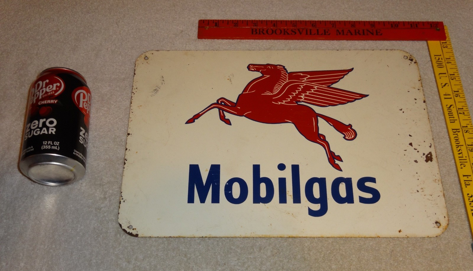 VINTAGE ORIGINAL ANTIQUE MOBIL MOBILGAS PEGASUS 14\