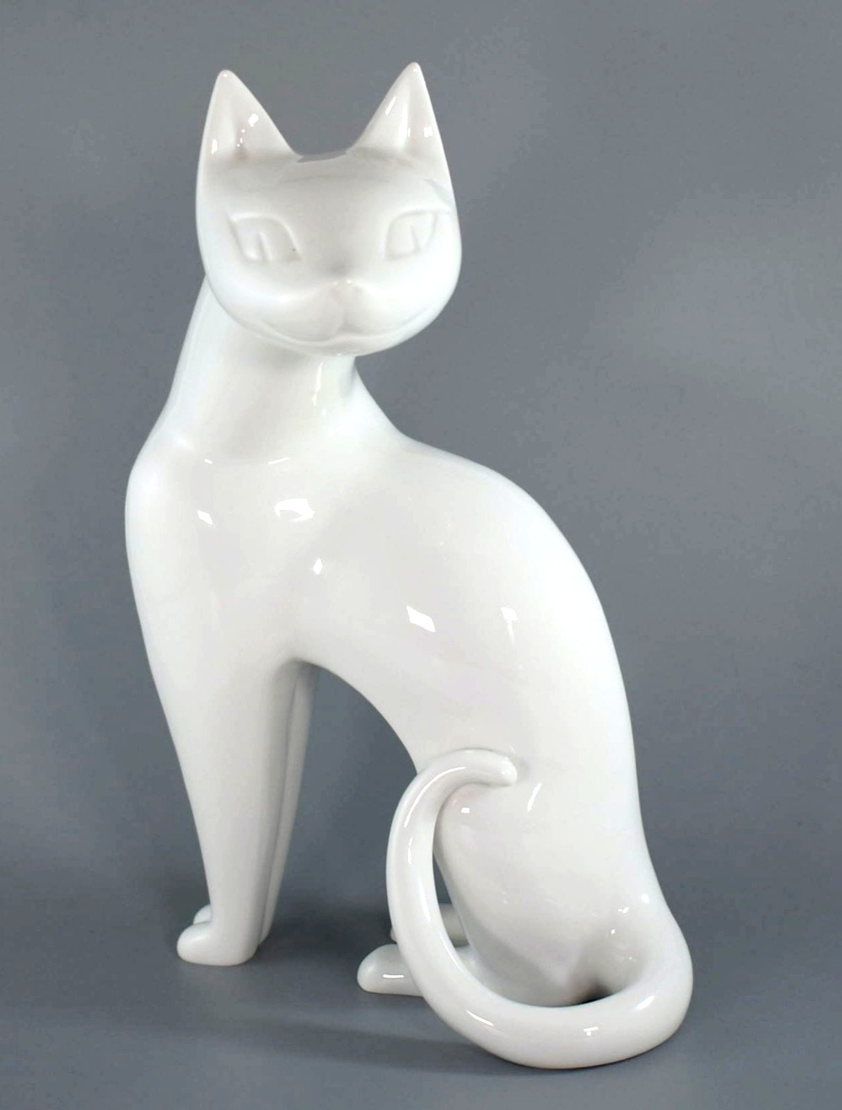 VINTAGE KPM BERLIN PORCELAIN MINIMALIST SITTING CAT by JOHANNES HENKE