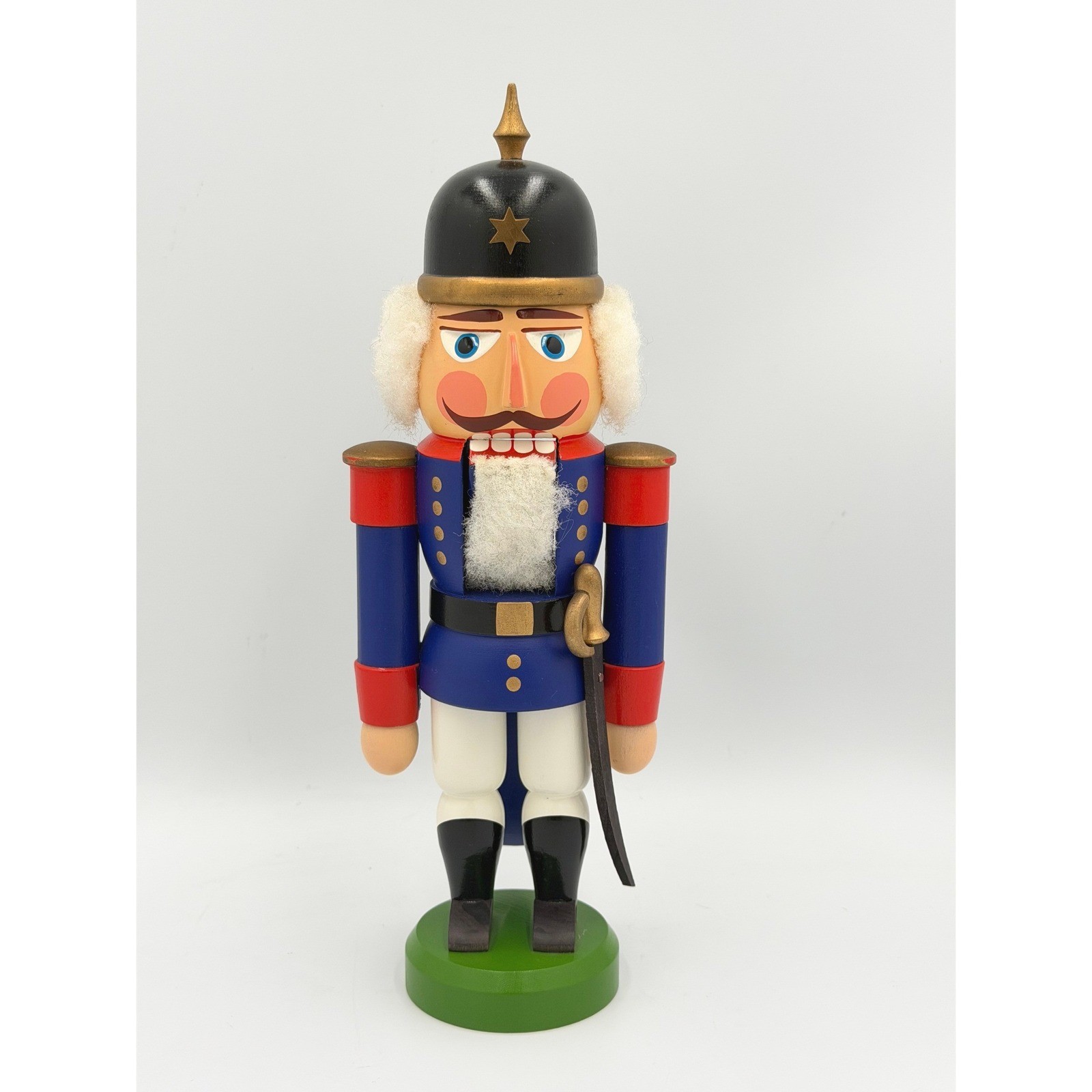 Erzgebirgische Volkskunst Nutcracker Soldier 10.5\