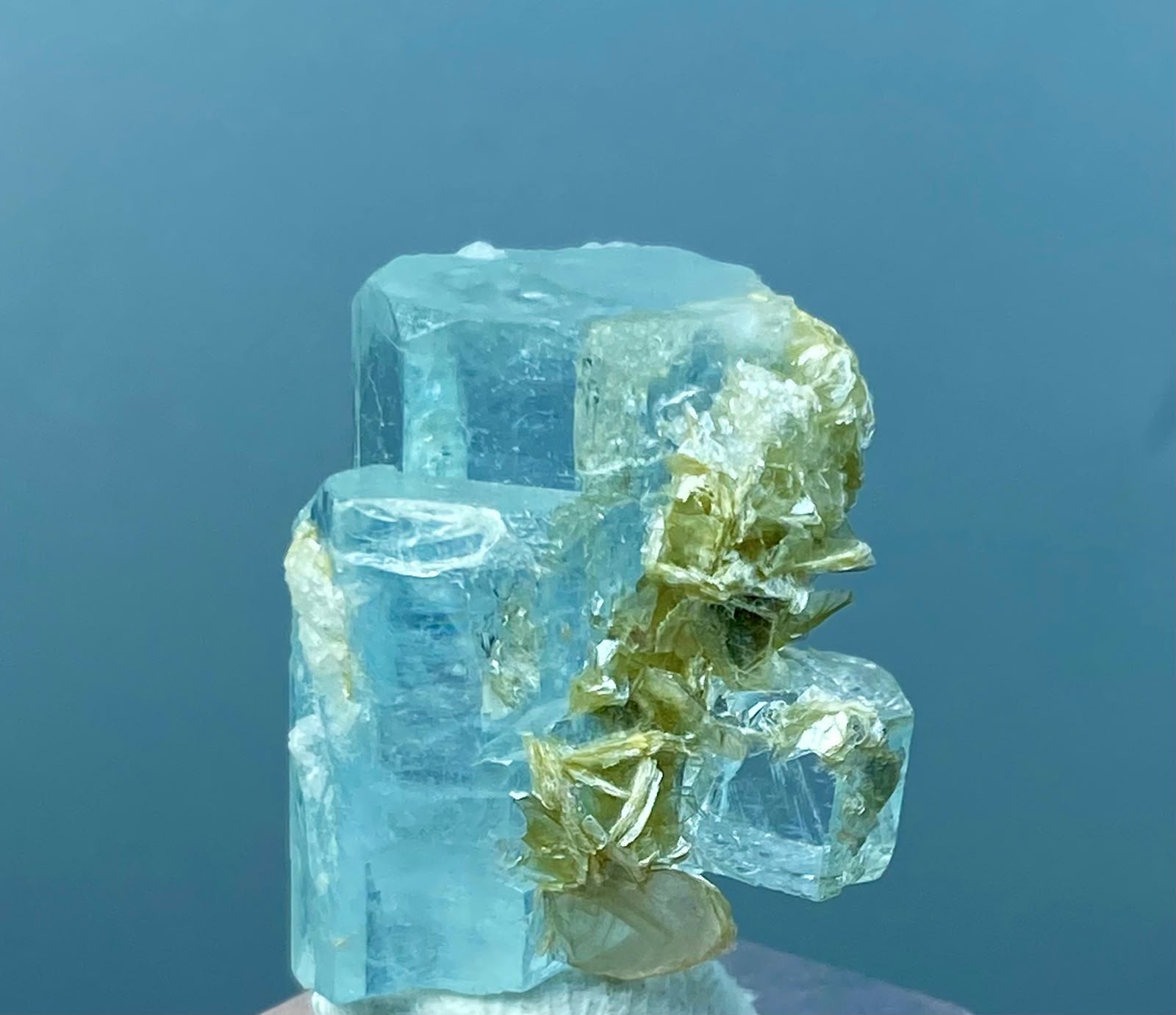 Beautiful Natural Unique Terminated Aquamarine With Mica Crystal Pakistan 50 Ct