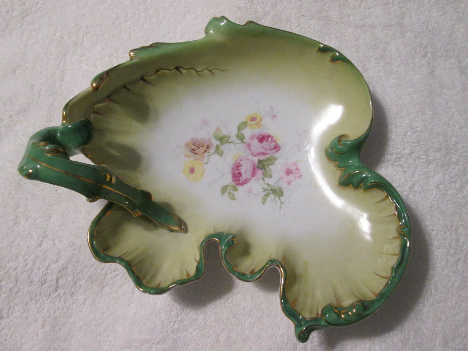 Hutschenreuther Carl Tielsh Leaf Shape Porcelain Candy Nut Dish Circa 1918